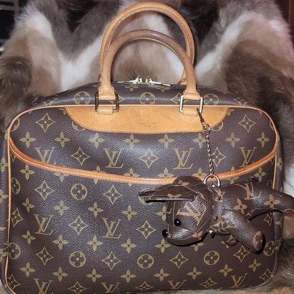 Louis Vuitton Handbags - Authentic Louis Vuitton Monogram Canvas Deauville Handbag Purse LV Bag